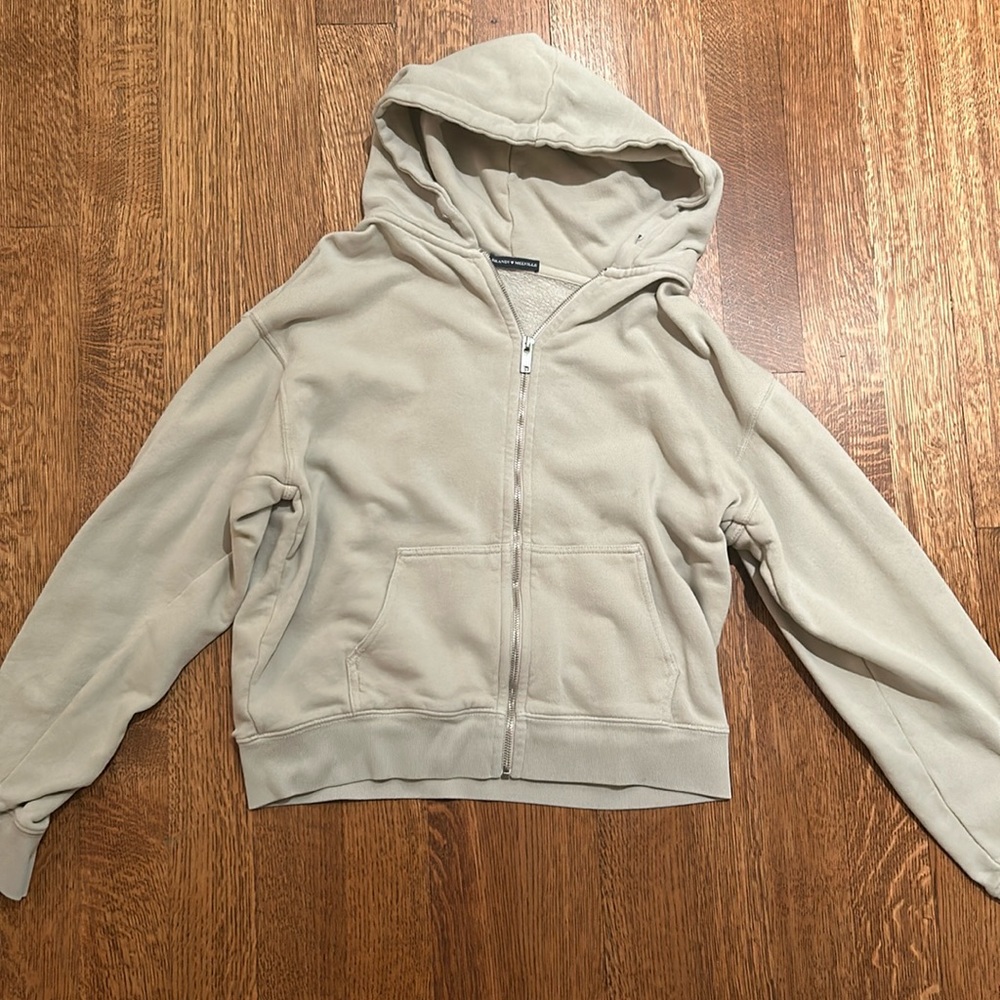 Brandy Melville zip up